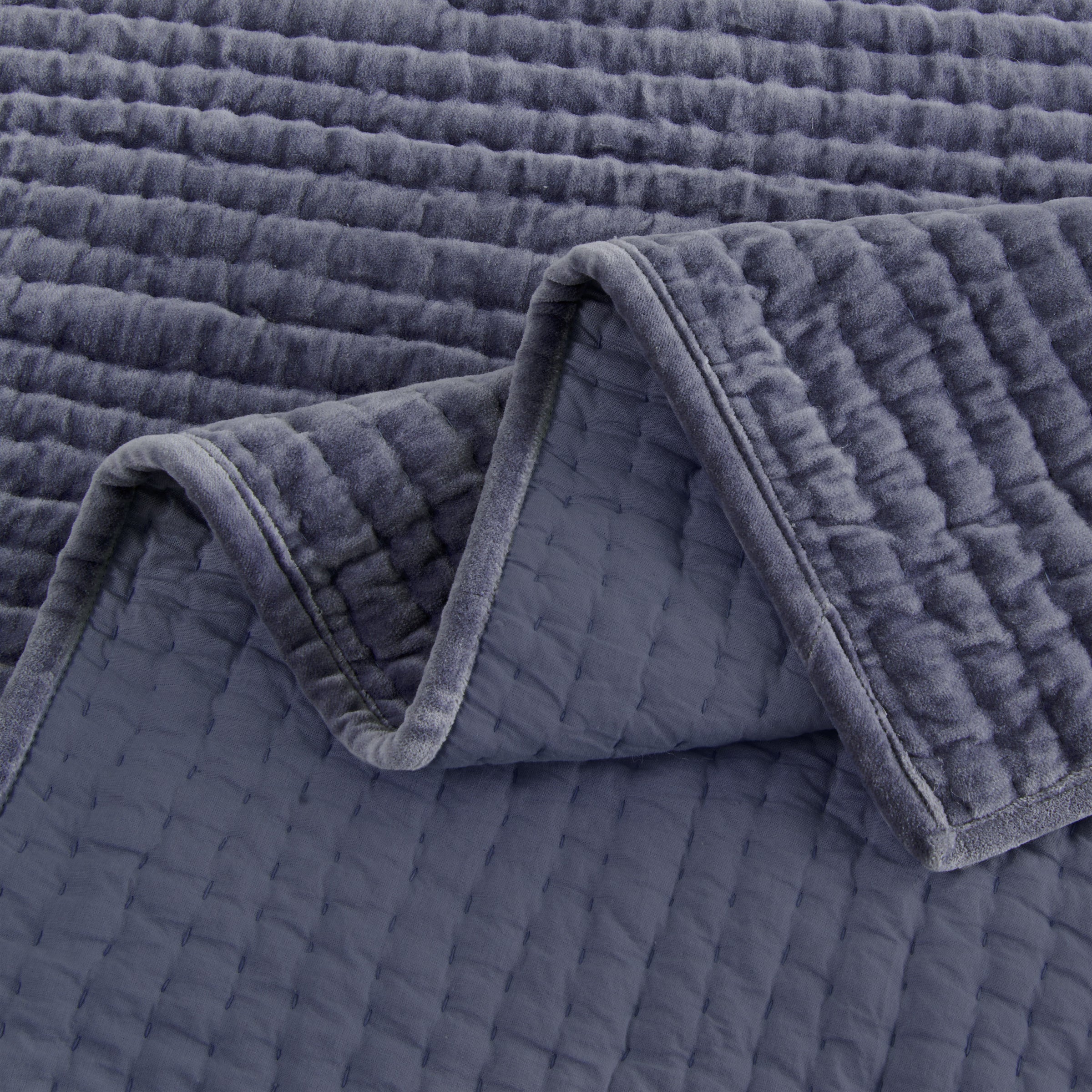 Tamara Velvet Quilt Set