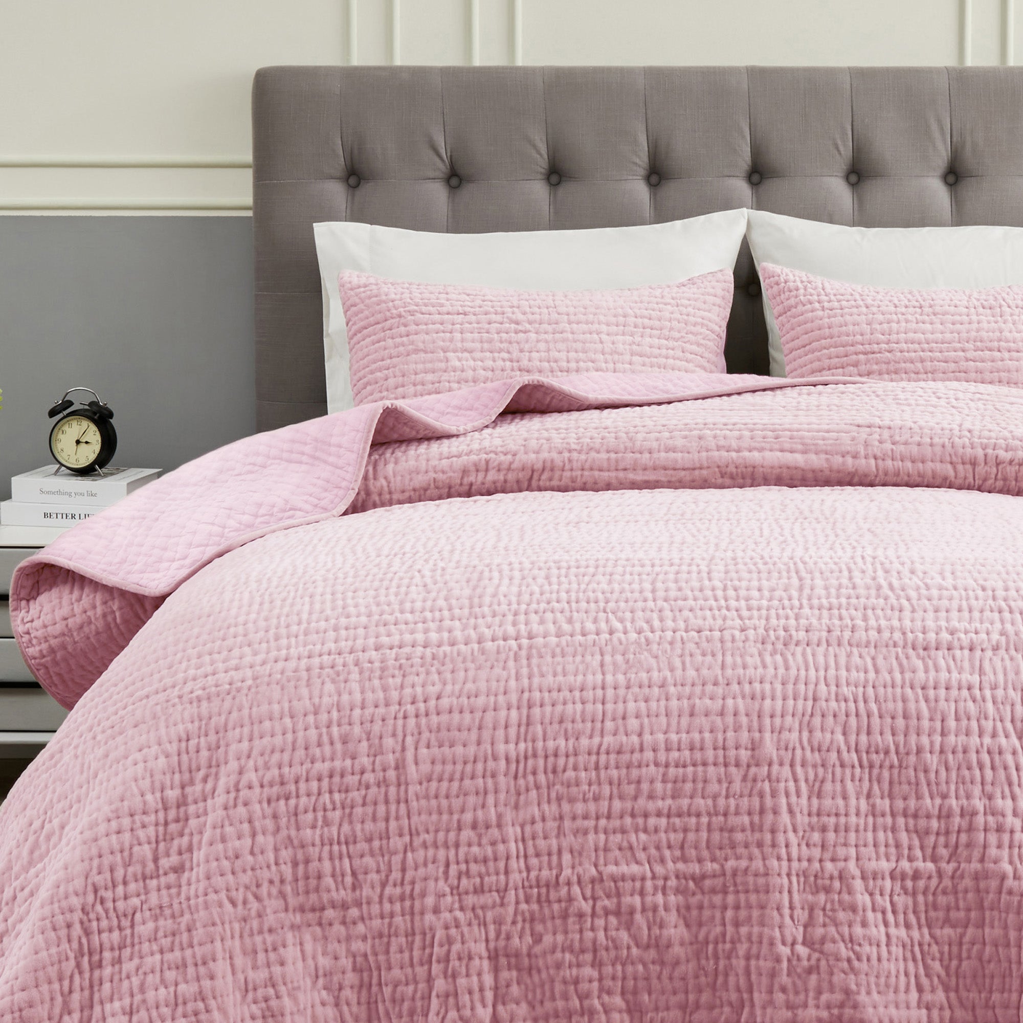 Tamara Velvet Quilt Set