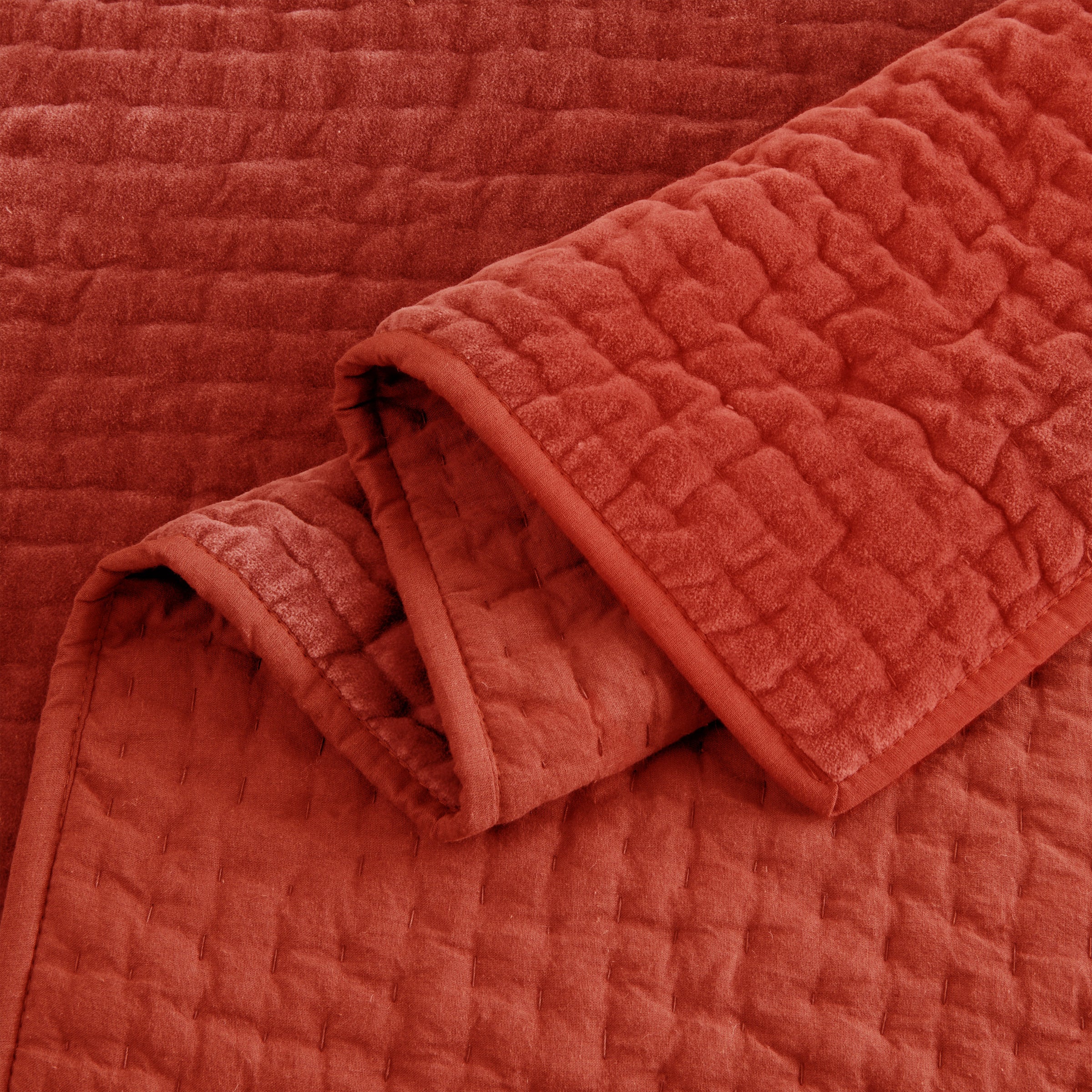 Tamara Velvet Quilt Set