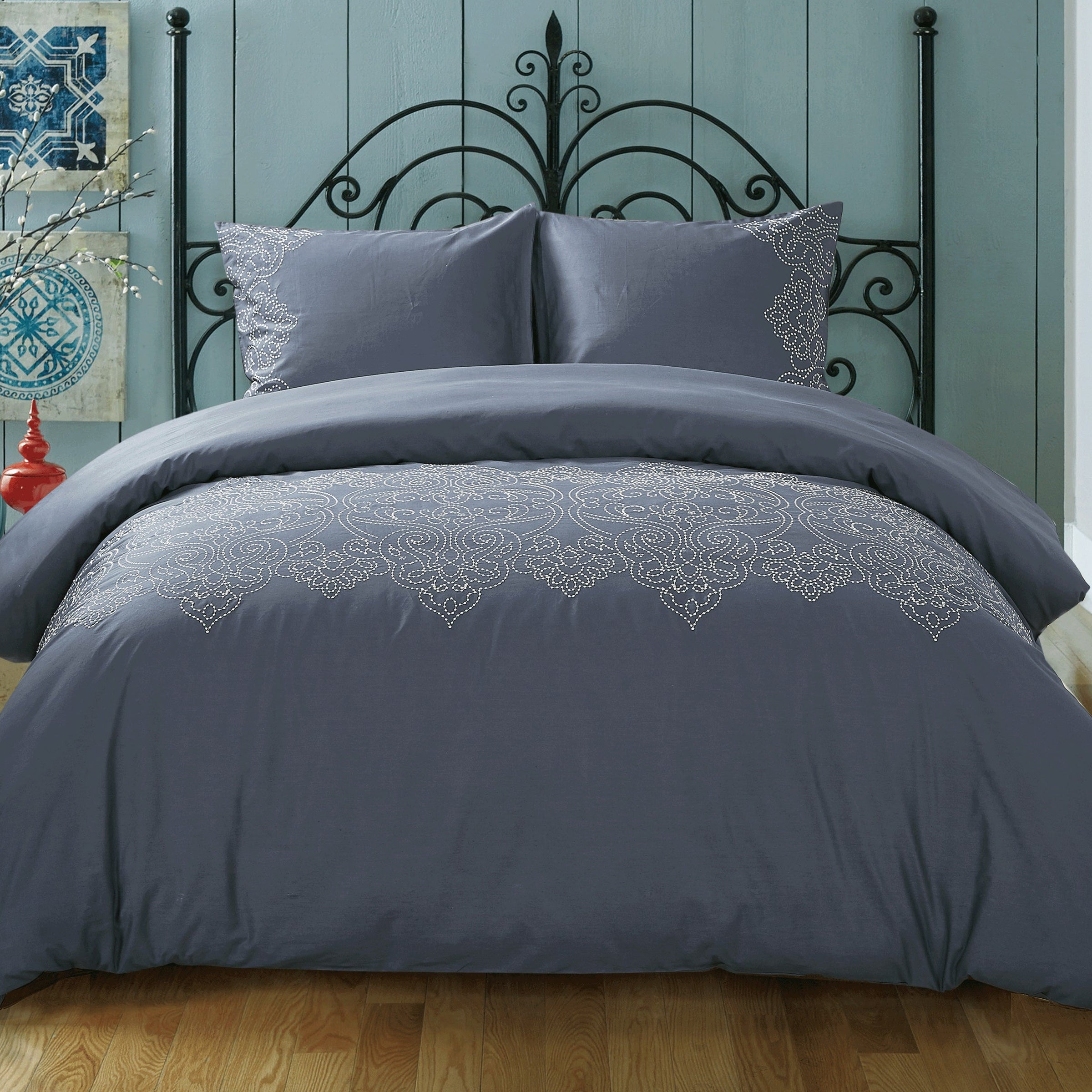 Filigree Embroidered Cotton Duvet Set