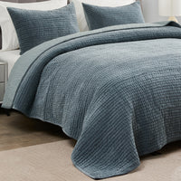 Tamara Velvet Quilt Set