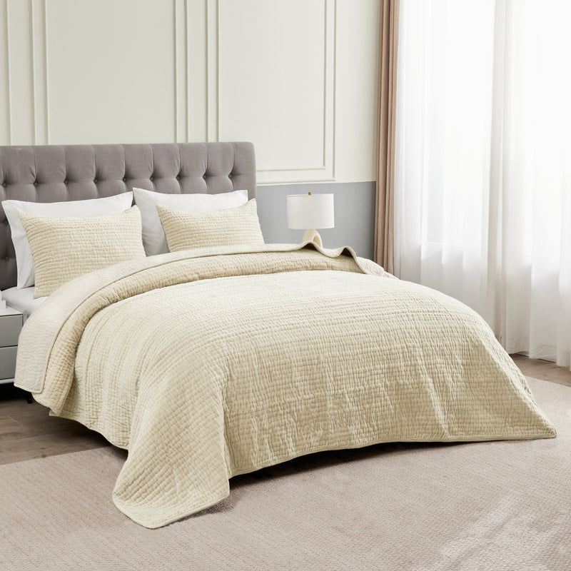 Tamara Velvet Quilt Set
