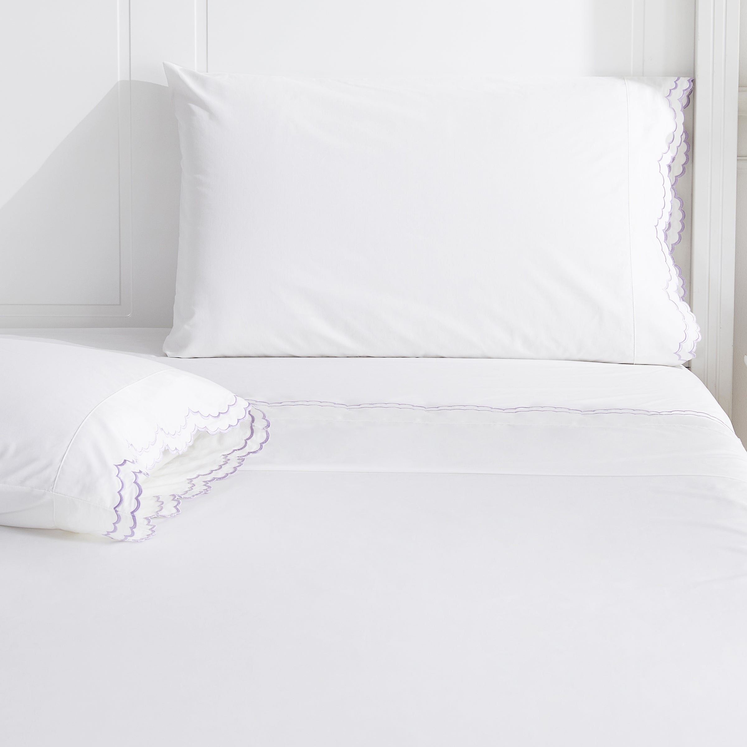 Double Scallop Embroidered Percale Sheet Set