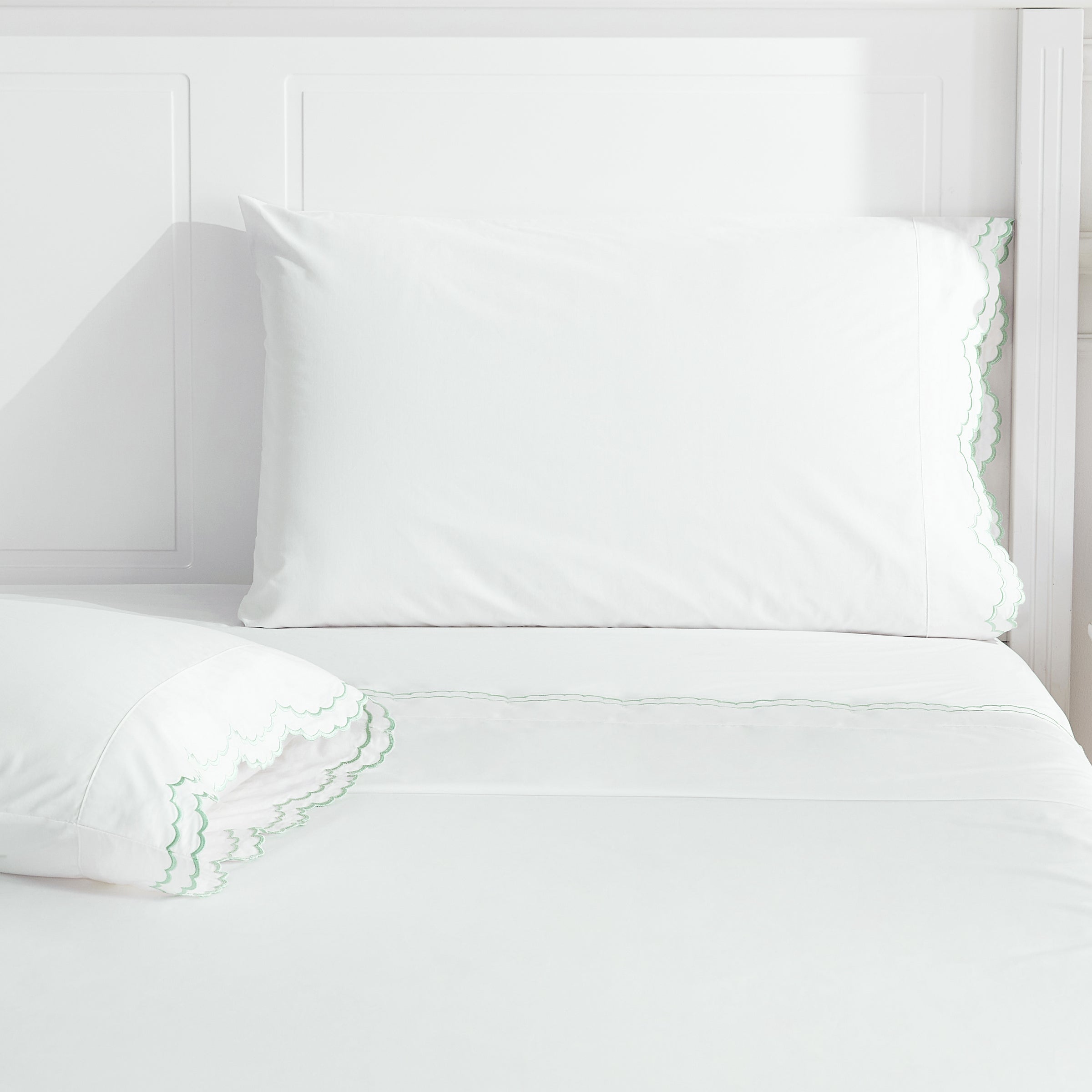 Double Scallop Embroidered Percale Sheet Set