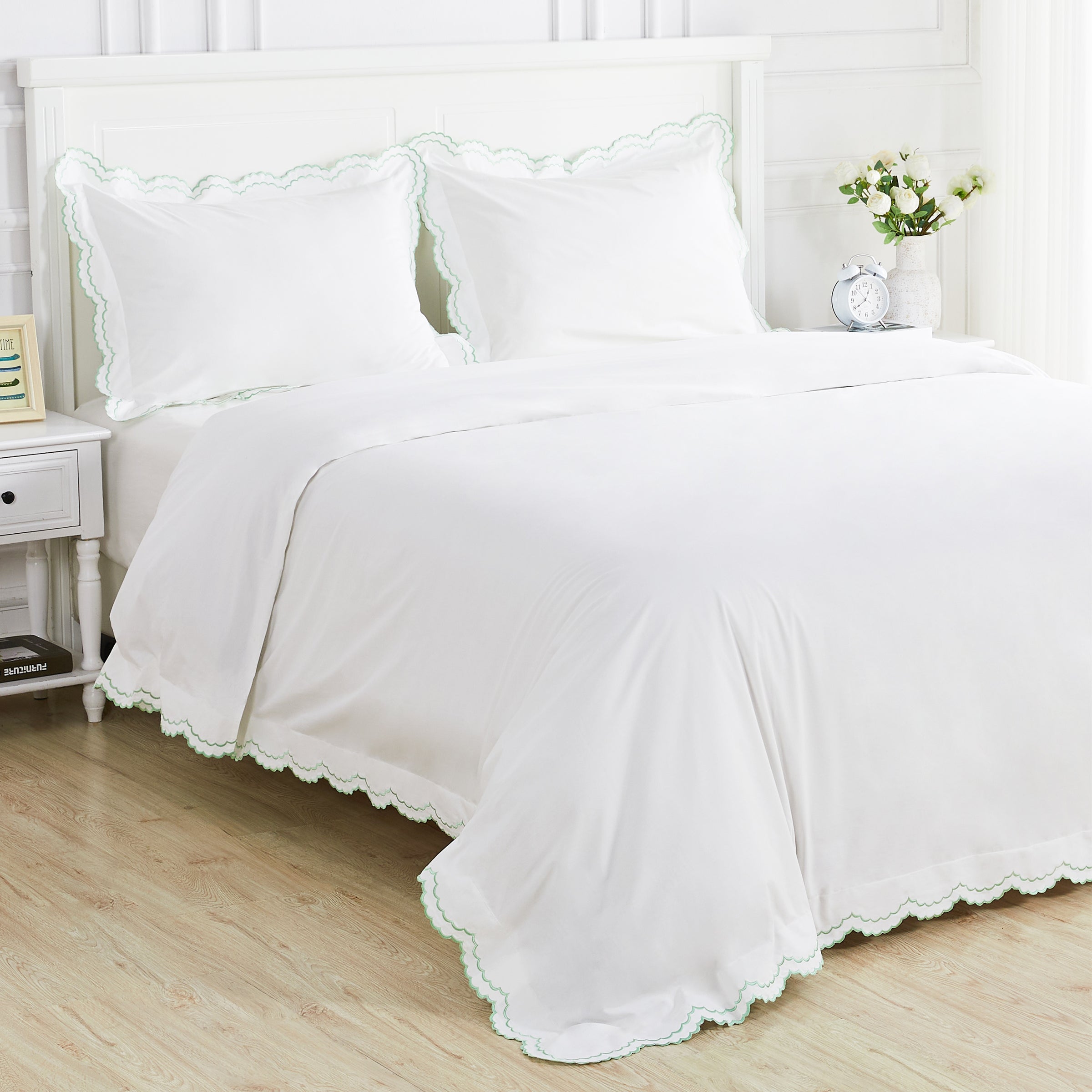 Double Scallop Embroidered Percale Duvet Set