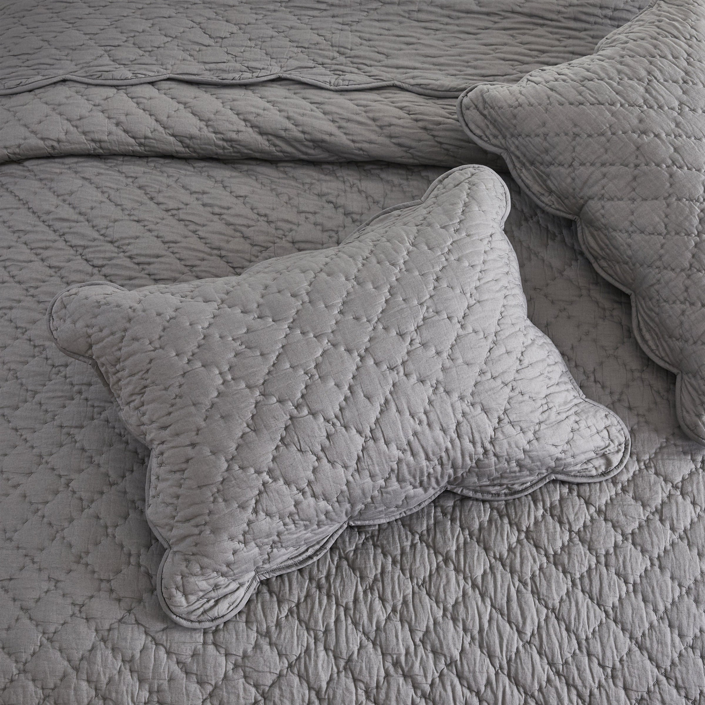 Diamond Scallop Cotton Voile Hand Stitched Quilt Set