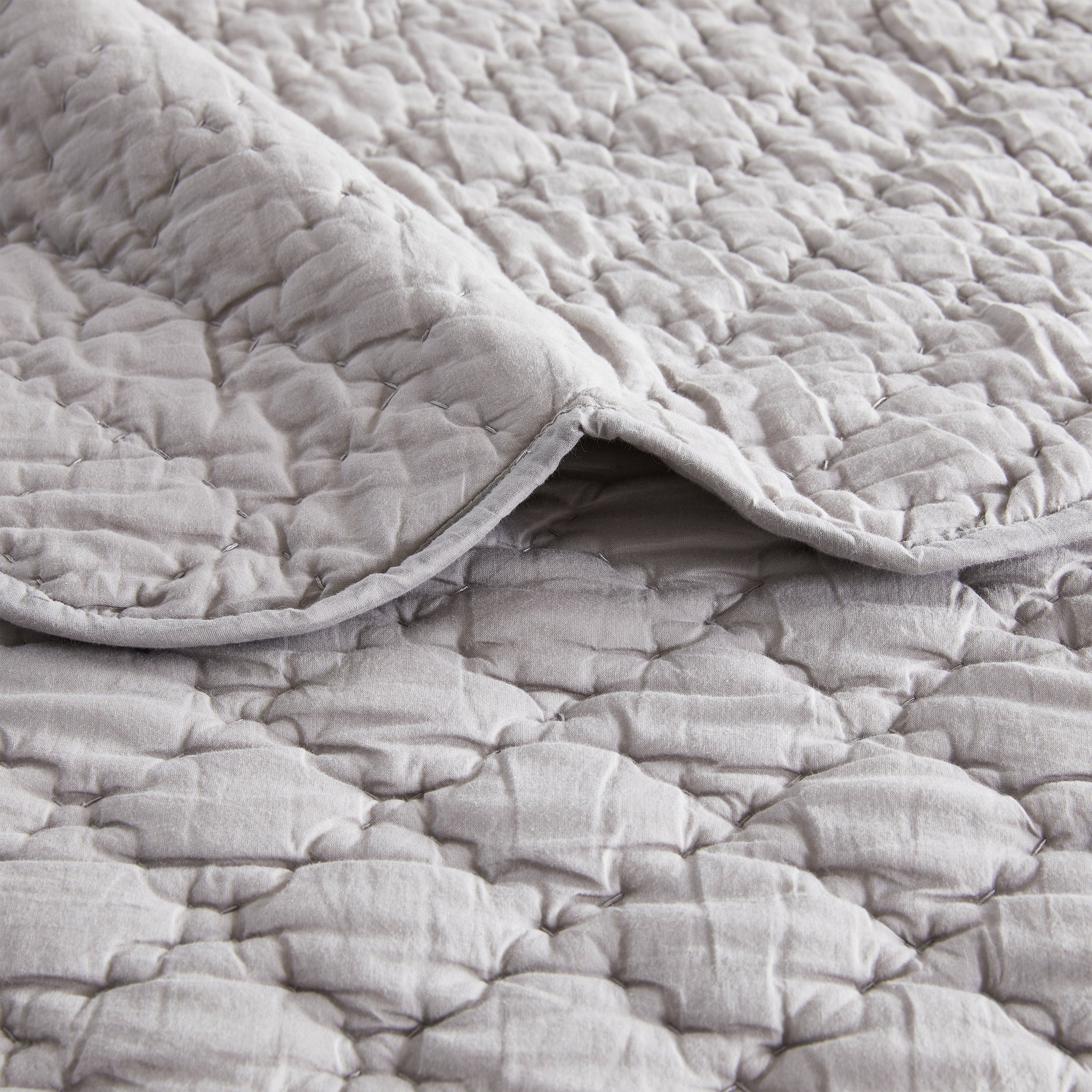 Diamond Scallop Cotton Voile Hand Stitched Quilt Set