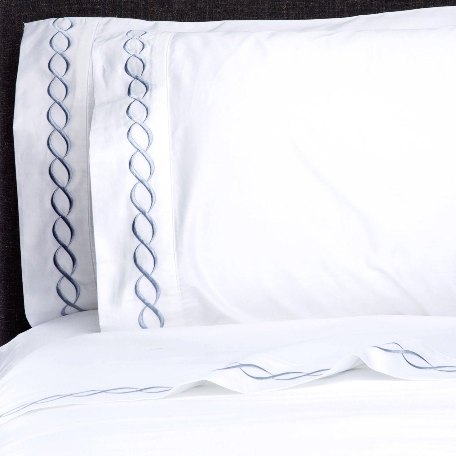 https://www.laytners.com/cdn/shop/products/Egyptian_Cotton_600_Thread_Count_Embroidered_Rope_Sheet_Set-Blue_1.jpg?v=1674149976&width=2400