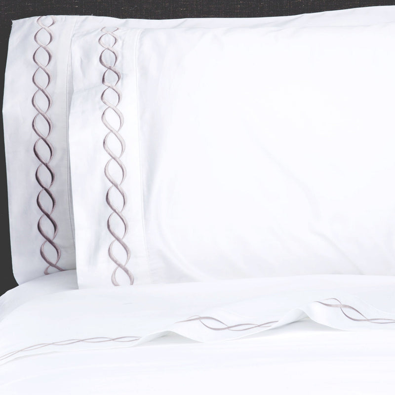 600 Thread Count Rope Embroidered Sheet Set